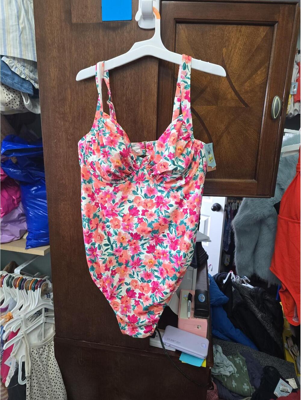 Brand new x l 16 women's swimsuit from target item 1402